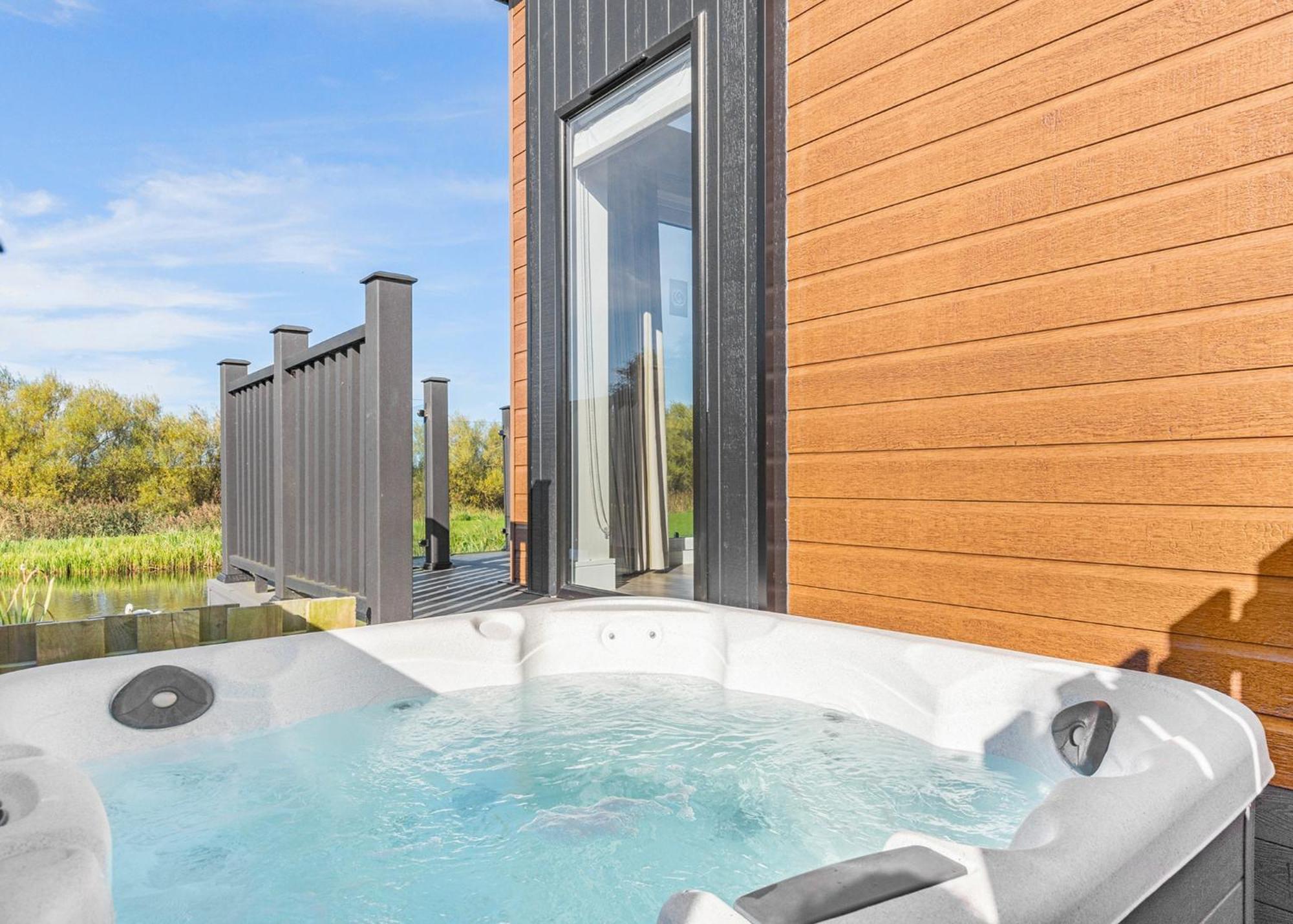 Waterside Hambleton Lakeside Lodges Poulton-le-Fylde Exterior photo