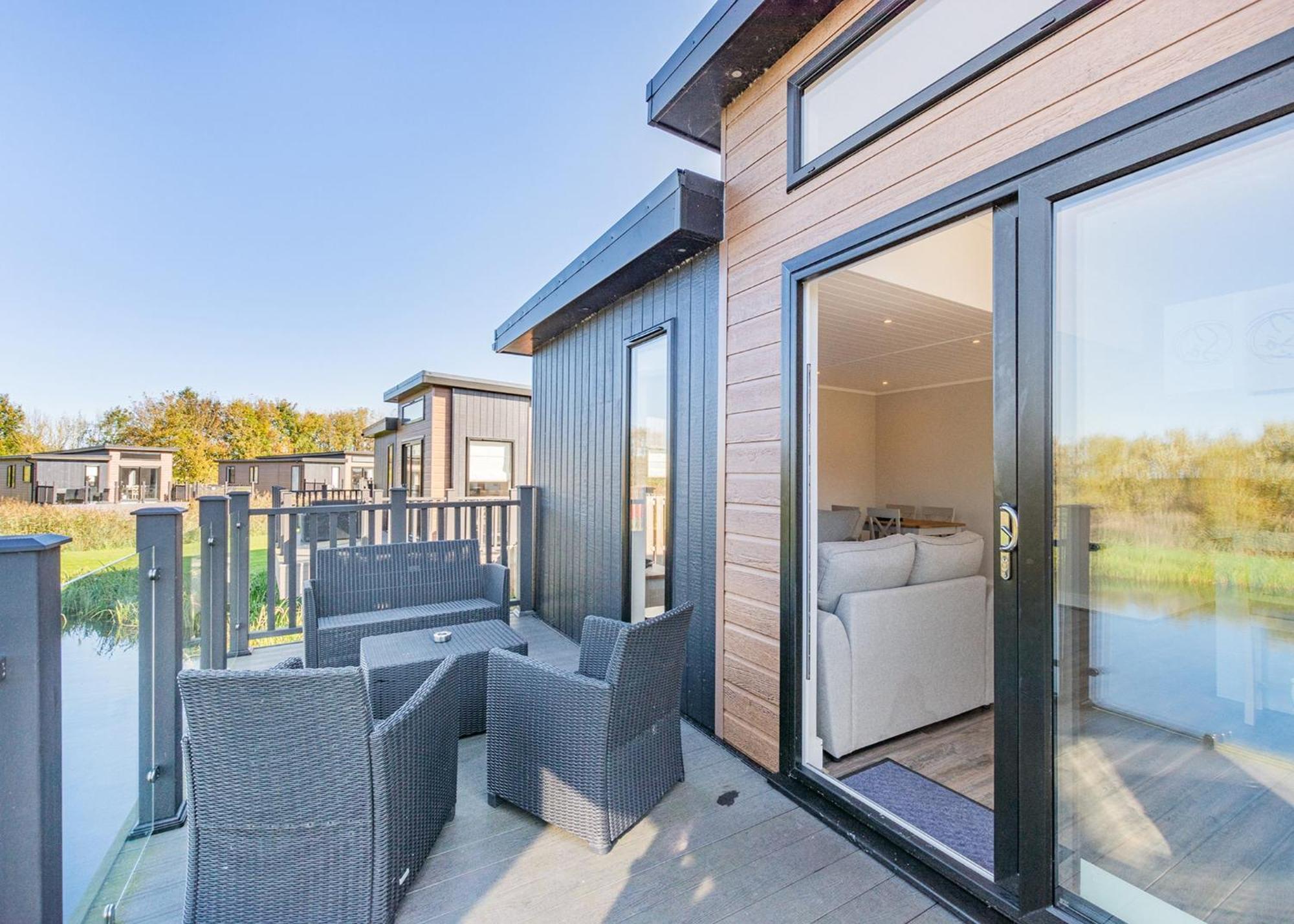 Waterside Hambleton Lakeside Lodges Poulton-le-Fylde Exterior photo